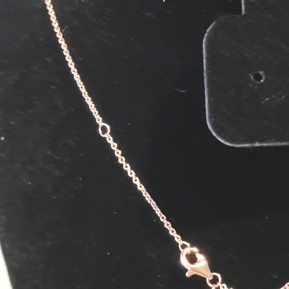 Pandora classic cable chain necklace in rosegold with free charm.